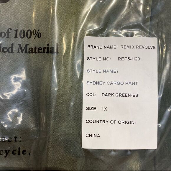NWT REMI x REVOLVE Sydney Cargo Pant Dark Green satin finish wide leg plus 1X - Picture 10 of 11